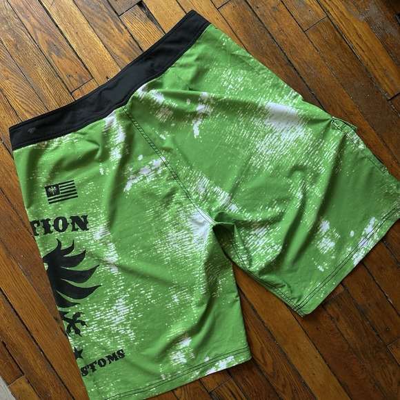 Affliction Board Shorts Mens 38 Green Black MMA Fighting Patches American Custom - Picture 7 of 9